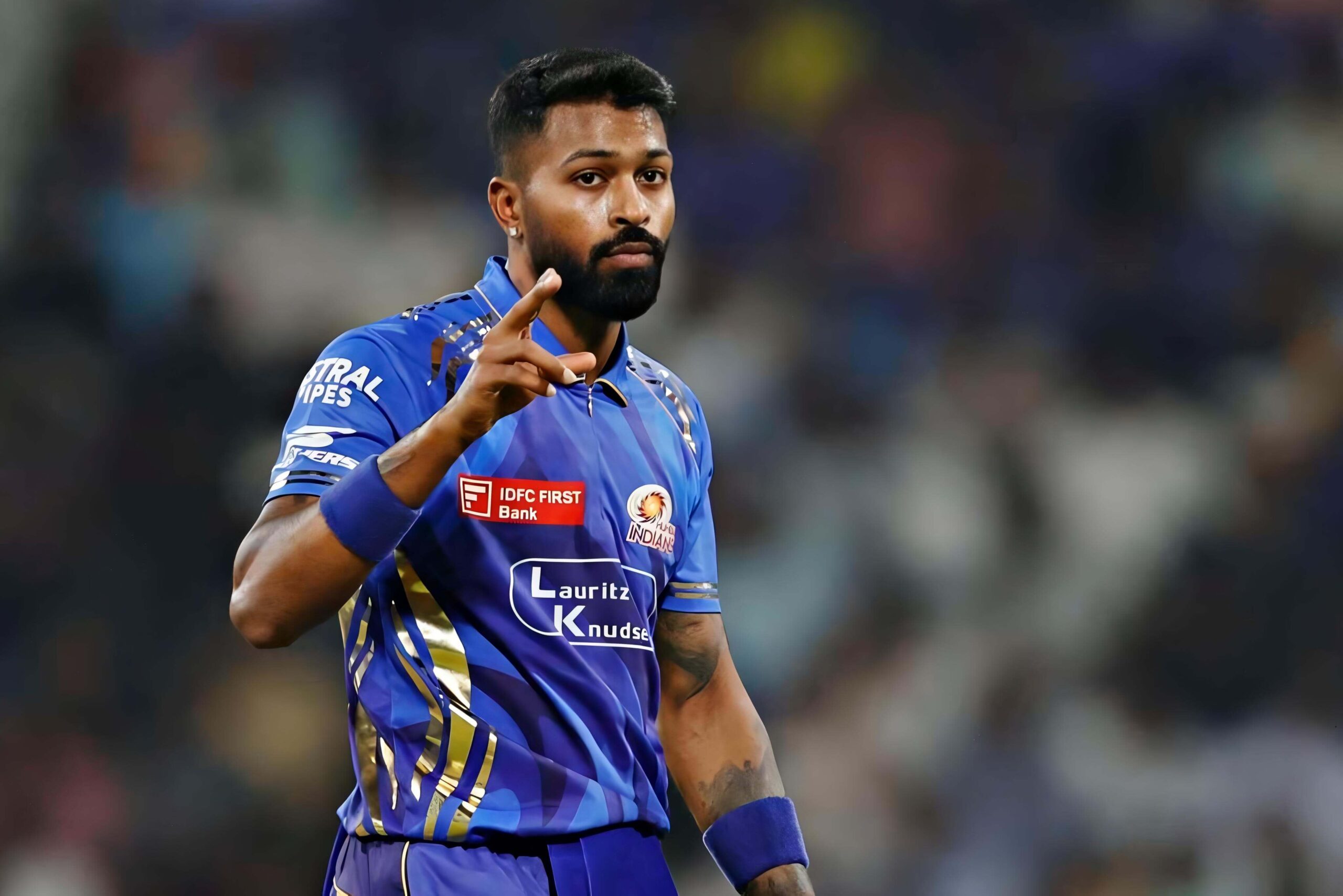 Hardik Pandya Furious Bat Throw Highlights MI Tactical Blunders in Final Overs vs LSG – IPL 2025