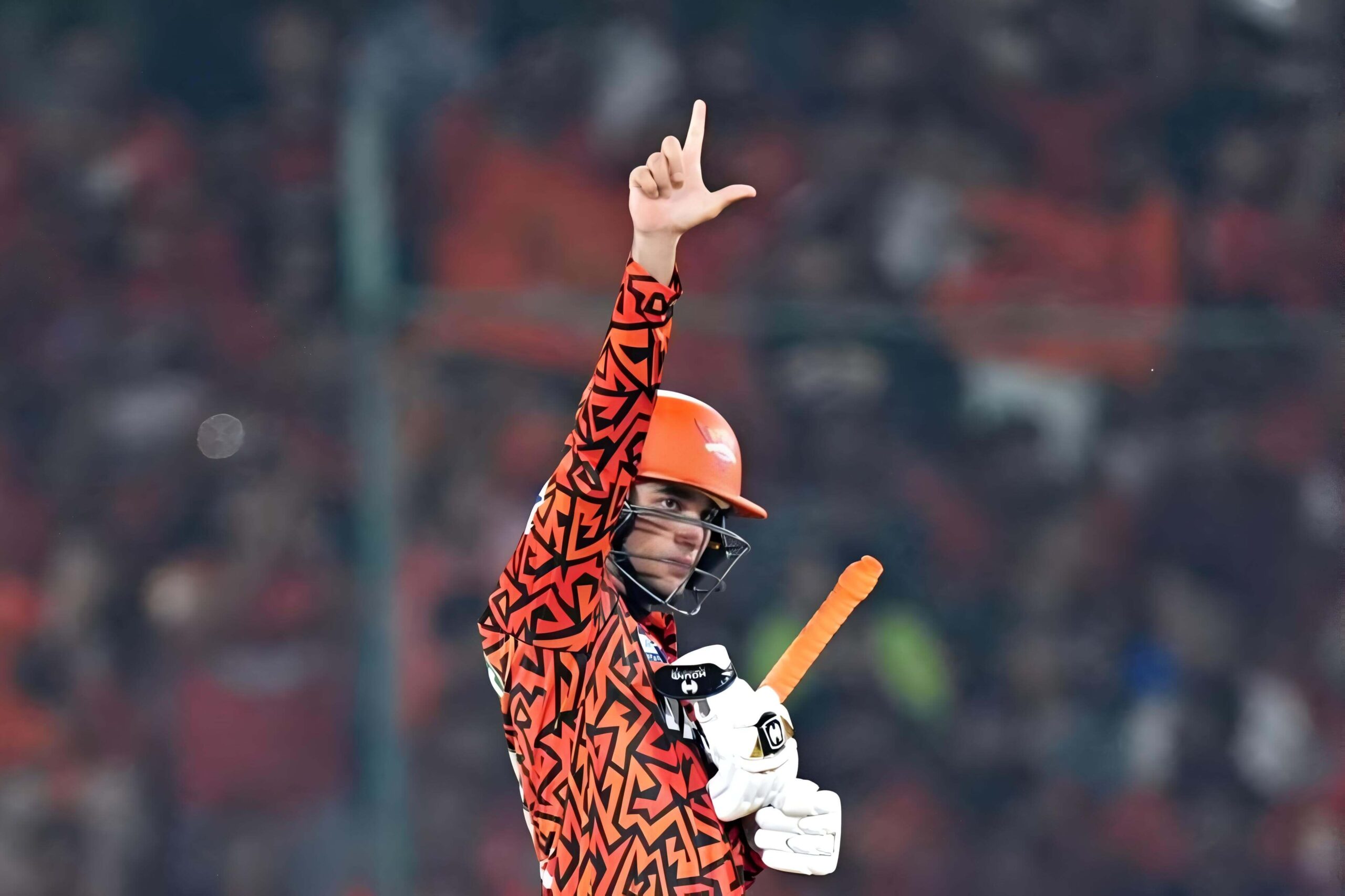 IPL 2025 Abhishek Sharma Hammers Fastest Century for SRH with 40 Ball 100